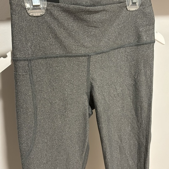 Under Armour high rise ankle legging. - Picture 2 of 7